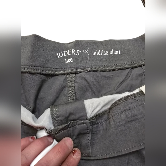 Riders by Lee Gray Midrise Shorts Size 22 - Picture 3 of 7